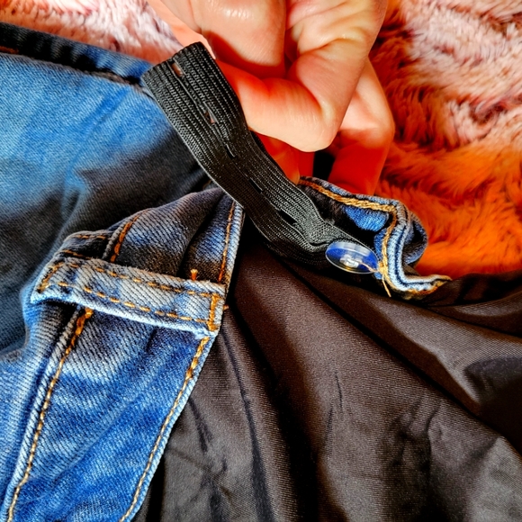 Maternity Jeans - Picture 3 of 4